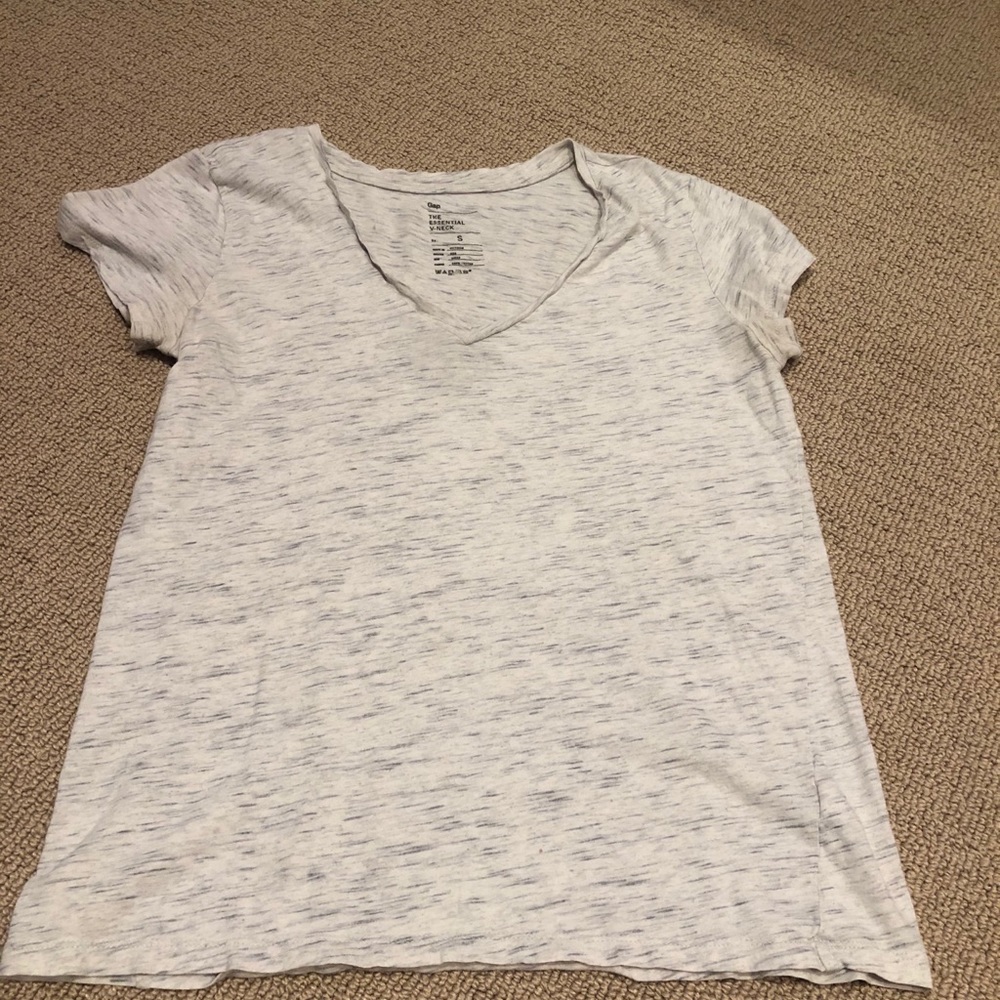 Gap the Essential V-Neck t shirt